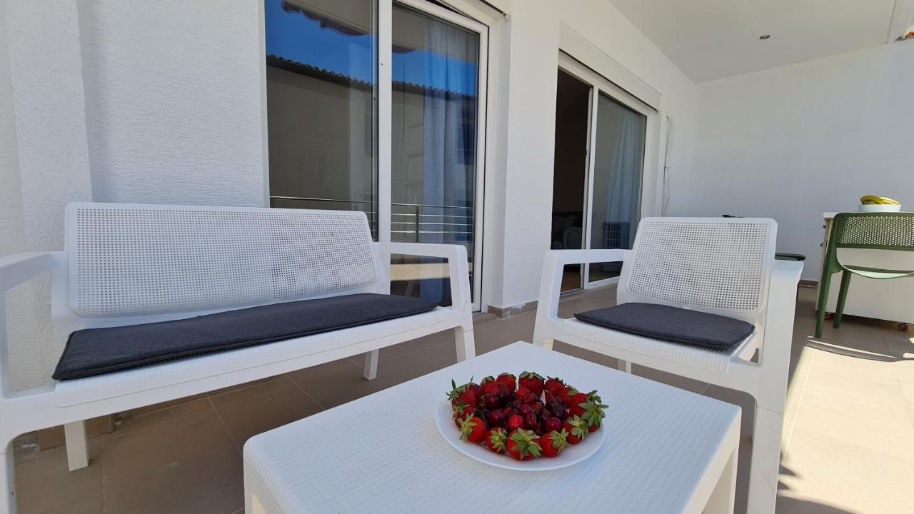 Your Comfy Apartment Sarande Bagian luar foto