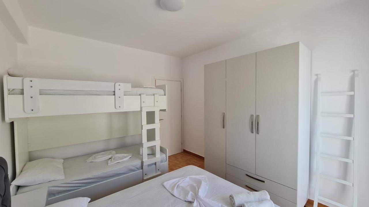 Your Comfy Apartment Sarande Bagian luar foto