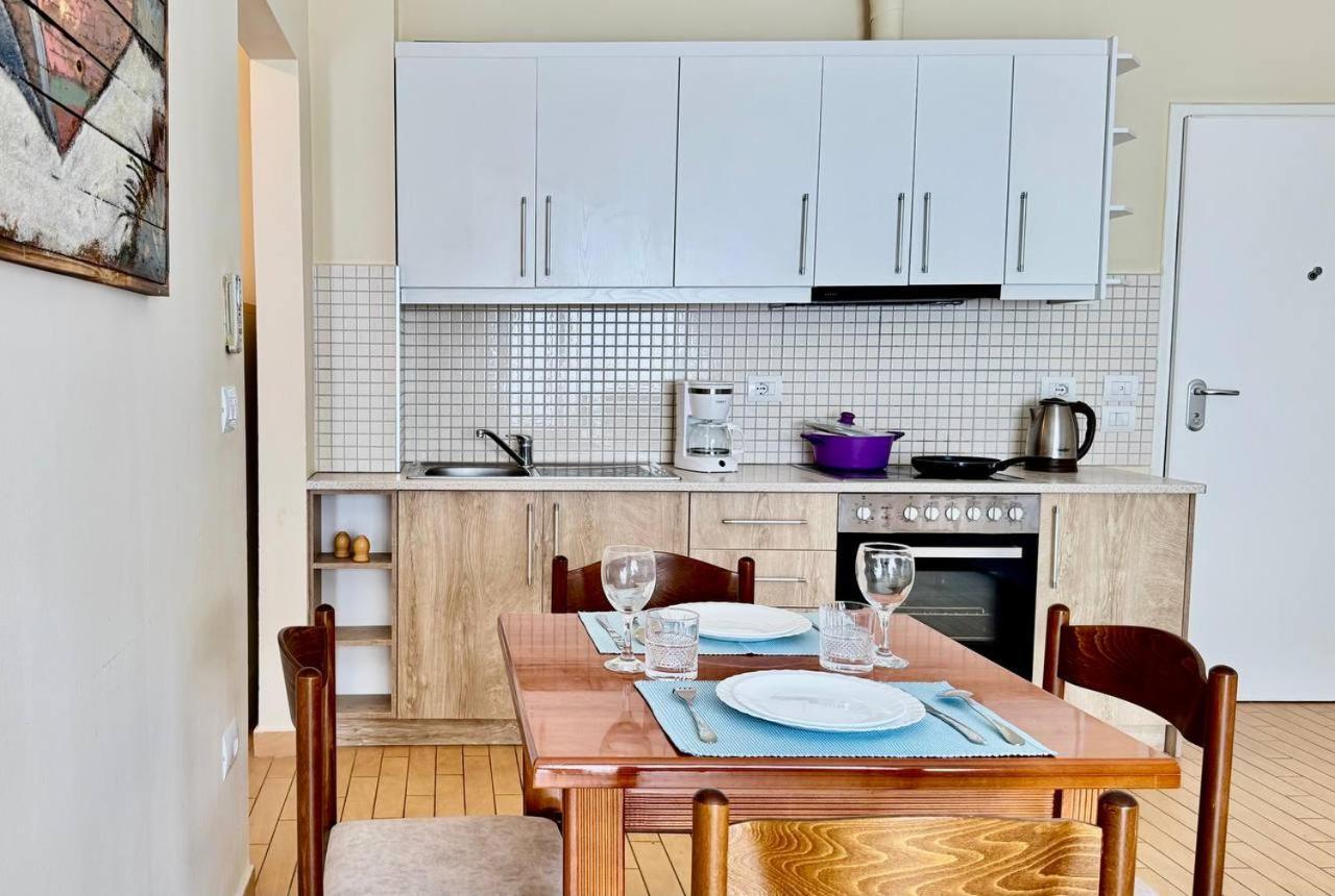 Your Comfy Apartment Sarande Bagian luar foto