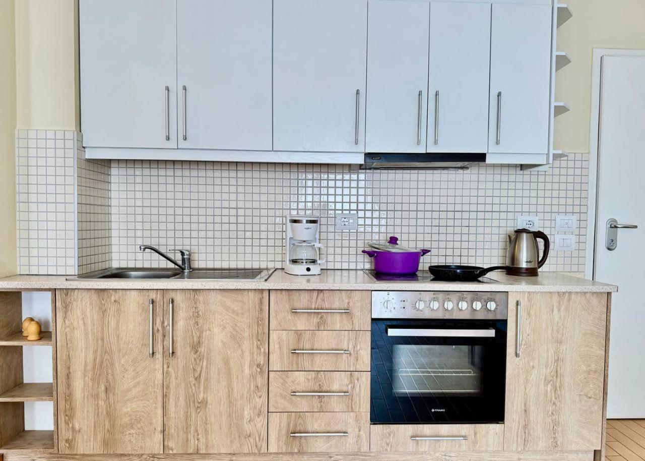 Your Comfy Apartment Sarande Bagian luar foto